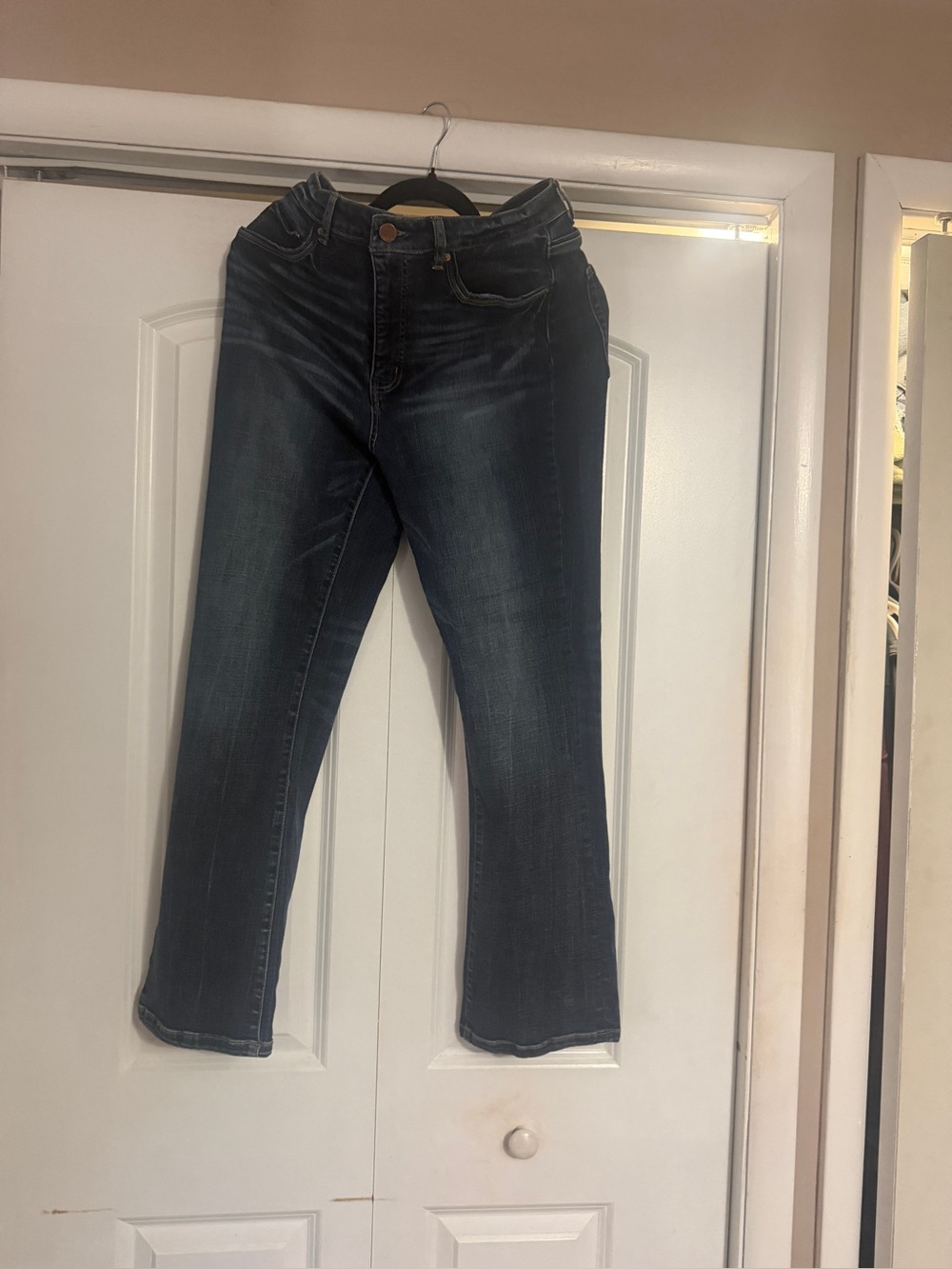 BKE Dark Wash Bootcut Jeans Women’s Denim Leather Patch Western Style.